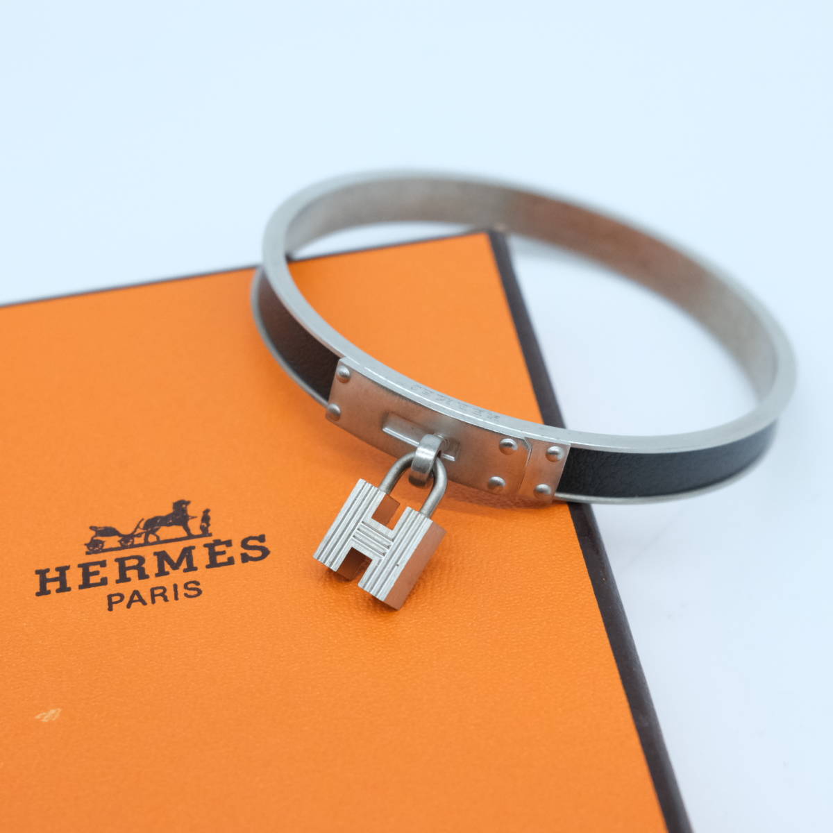 ヤフオク! - HERMES エルメス ケリーバングル カデナモチーフ