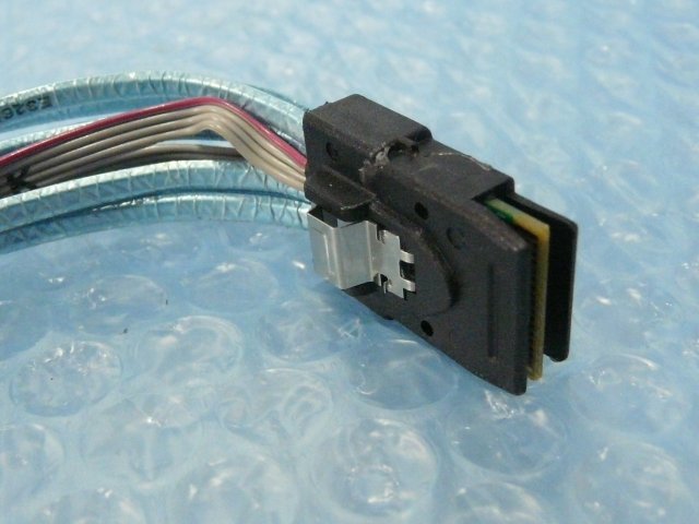 1KOR // Supermicro CSE-216. Mini SAS кабель ( внутри часть для ) примерно 73cm SFF-8087 // наличие 2