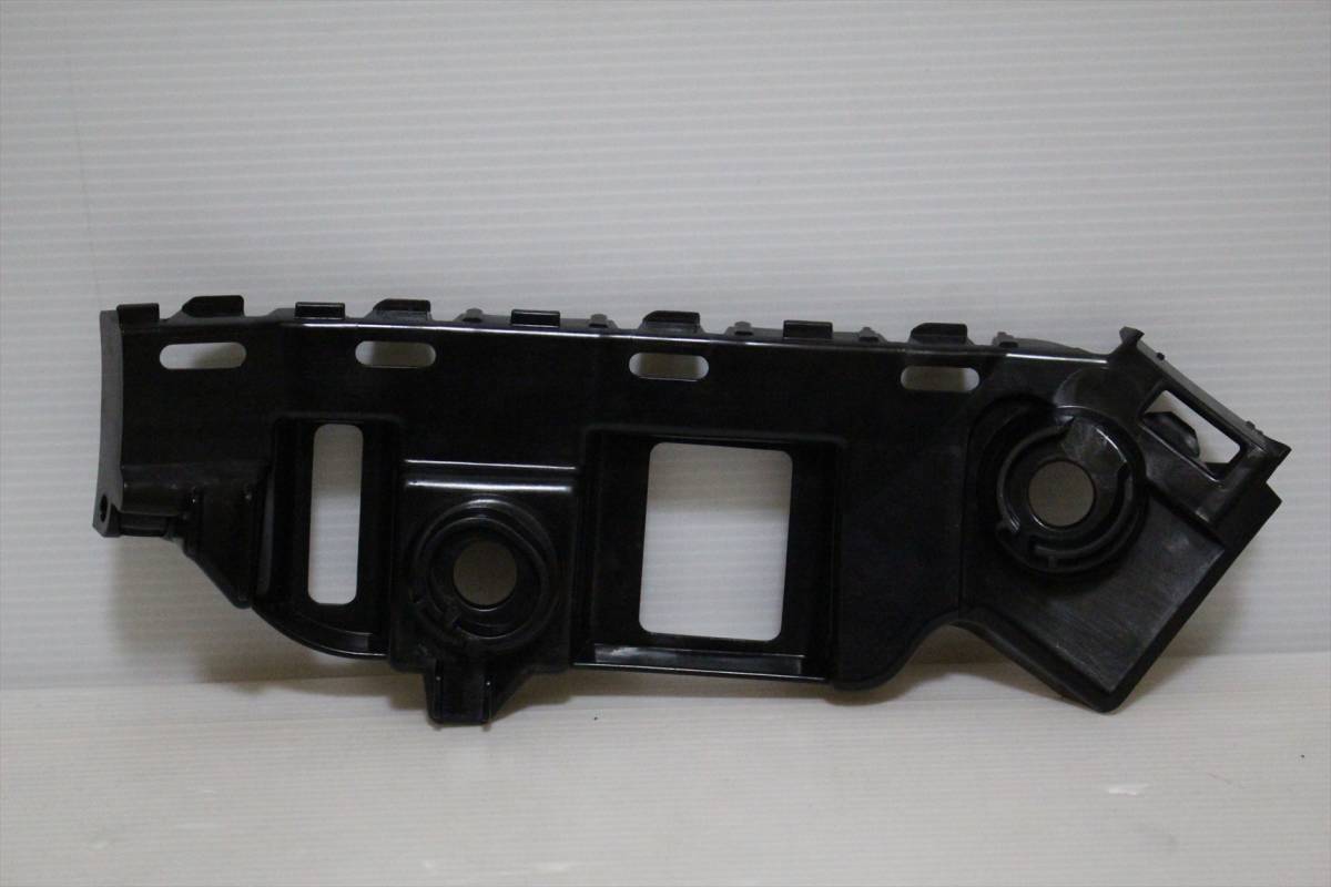 [中古/美品] VW POLO/ポロ AW/2G MK6 右 リア バンパー サイド ブラケット リテーナー/ステー 2GS 807 394 A (2GS807394A) ガイドピース _画像5