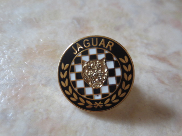  Old Jaguar E type * Britain made pin badge * new goods * unused *JAGUAR*007*XKE* Britain car * Le Mans victory car *F-TYPE*IFPACE