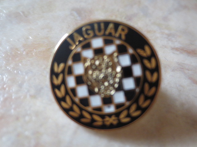  Old Jaguar E type * Britain made pin badge * new goods * unused *JAGUAR*007*XKE* Britain car * Le Mans victory car *F-TYPE*IFPACE