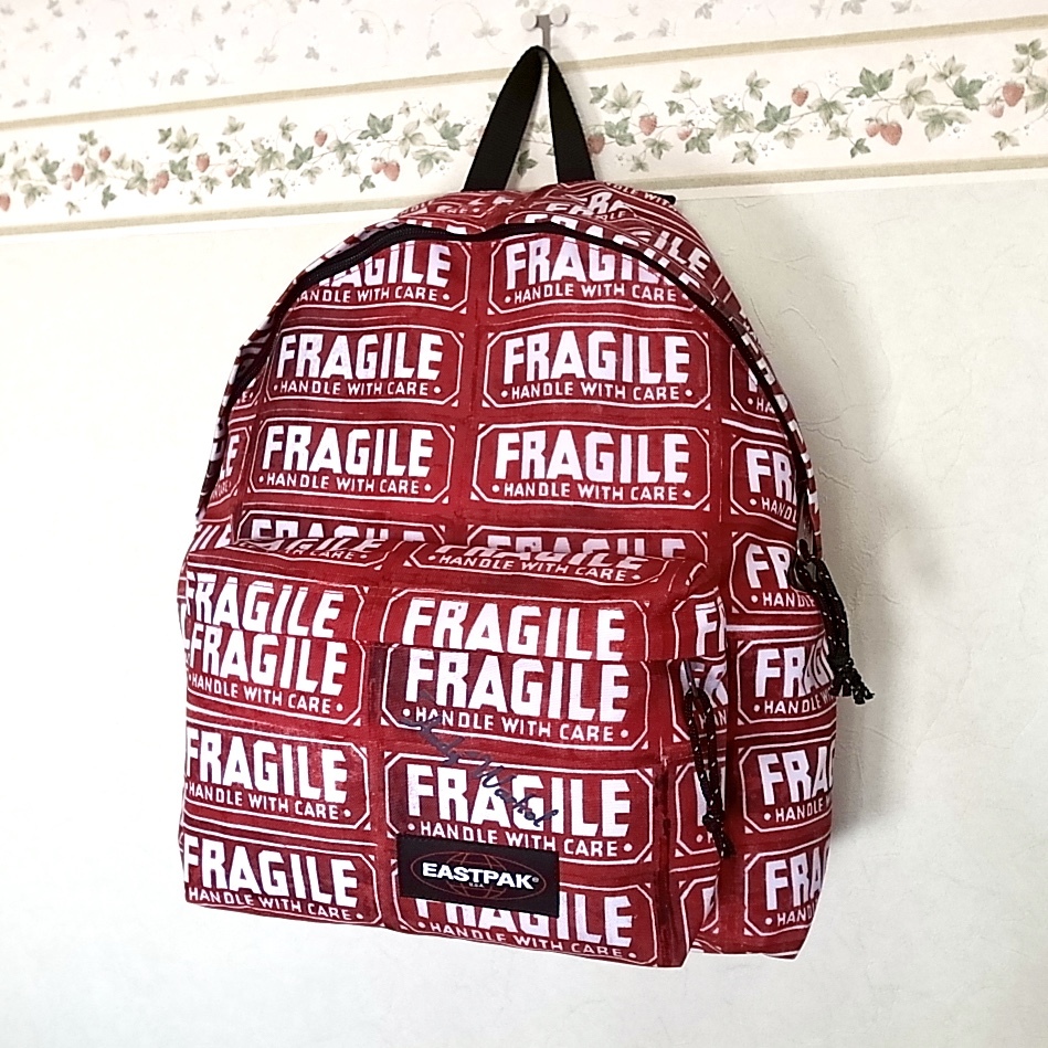 EASTPAK×Andy Warholアンディ・ウォーホル「FRAGILE」Padded Pak'r/バックパック