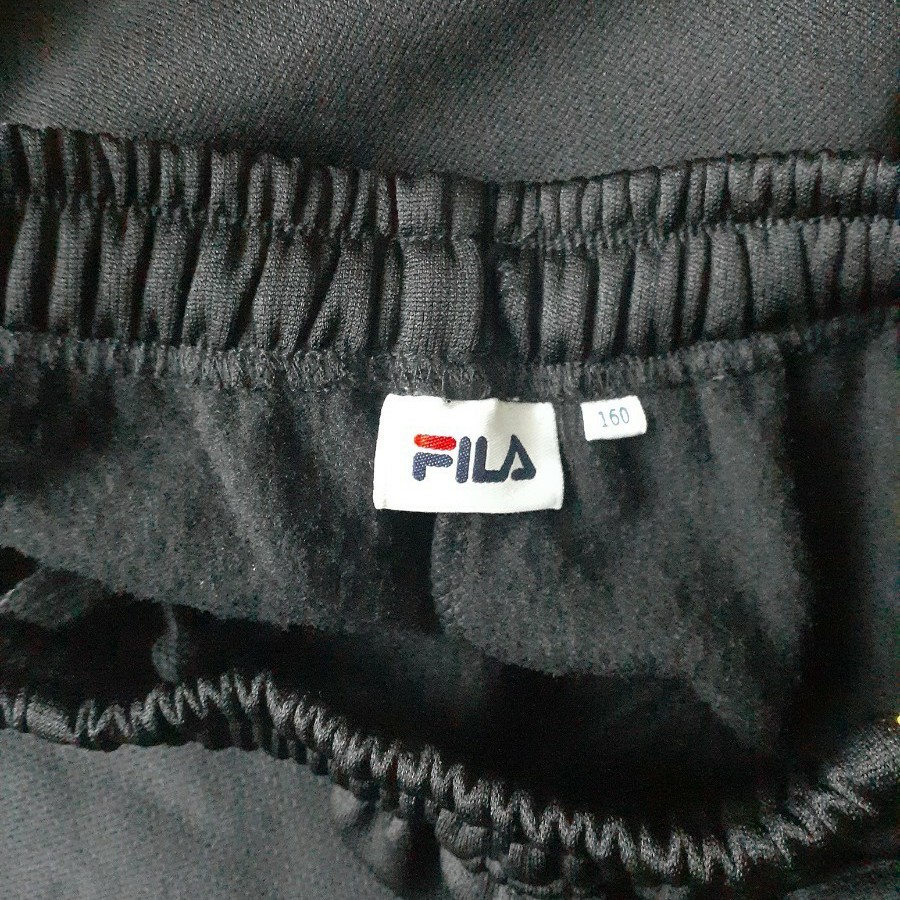 FILA　裏地暖かジャージパンツ　ブラック　160サイズ