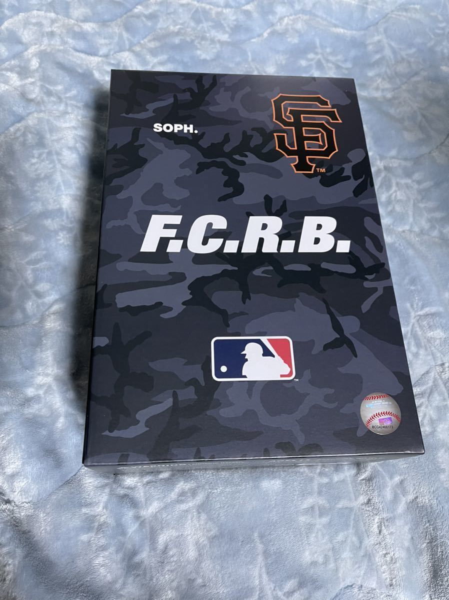 【新品未使用】 21AW 新品 FCRB f.c real bristol エフシーレアルブリストル BE@RBRICK F.C.R.B. × MLB 100% & 400% GIANTS ベアブリック_画像2