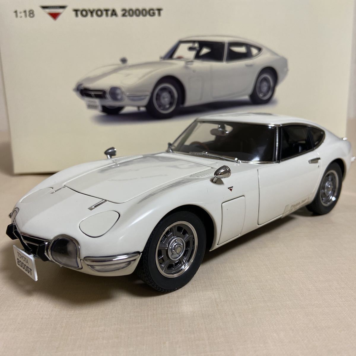 ☆オートアート/ AUTOart: 1/18 トヨタ 2000GT (UPGRADED) (White