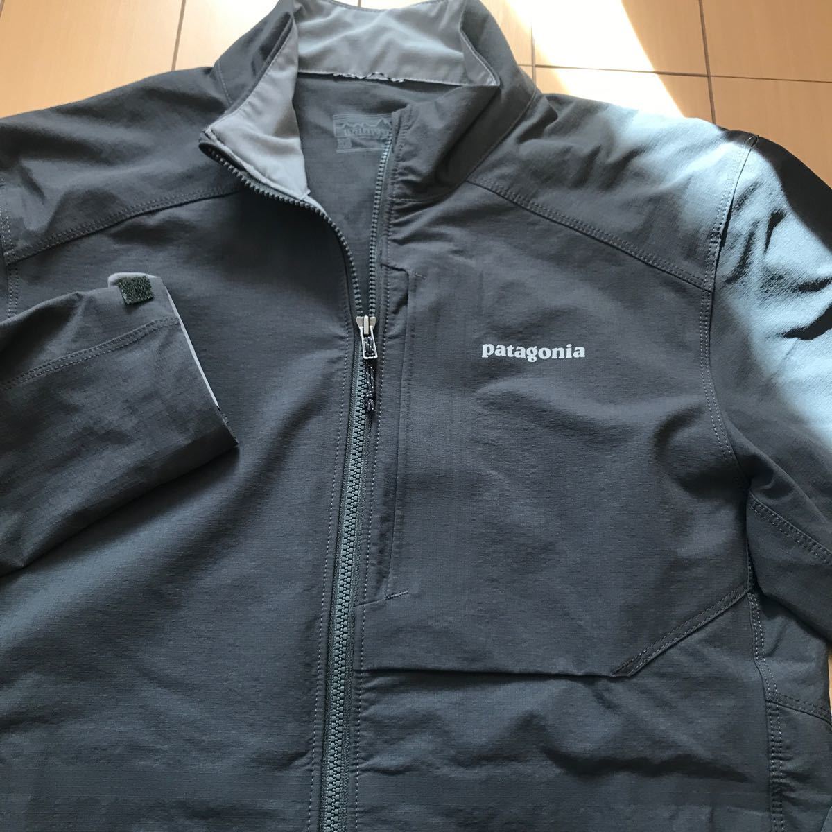 新品　定価22000円　patagonia パタゴニアナイロンジャケット　パタゴニアジップ