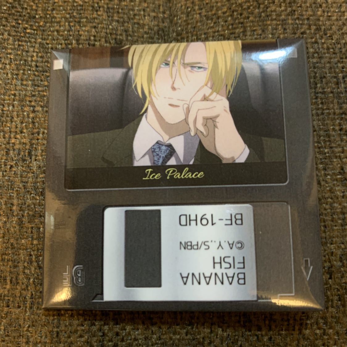 BANANA FISH フロッピー風缶バッジ Part4 アッシュ5_画像1