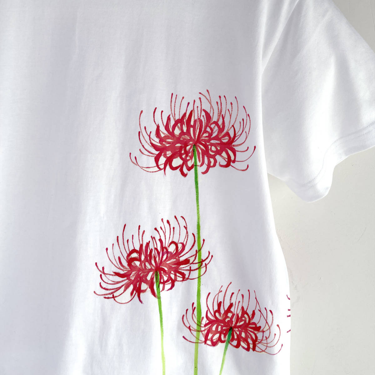 メンズ Tシャツ XXLサイズ 彼岸花柄Tシャツ 白 ハンドメイド 手描きTシャツ 和柄 花柄 秋冬