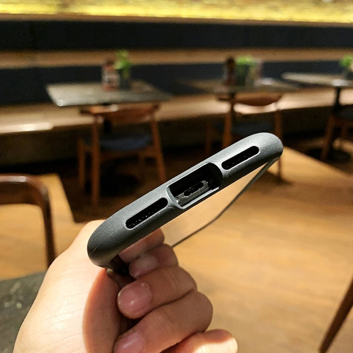 ブラック 黒 iFace iphone12/12pro対応 ケース カバー ブラック 黒 iFace iphone12/12pro対応 ケース カバー