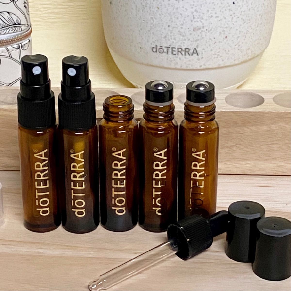 【新品未開封】ドテラ　ロゴ入り　遮光瓶　ロールオンボトル　スプレーボトル　スポイトボトル　５本セット doTERRA