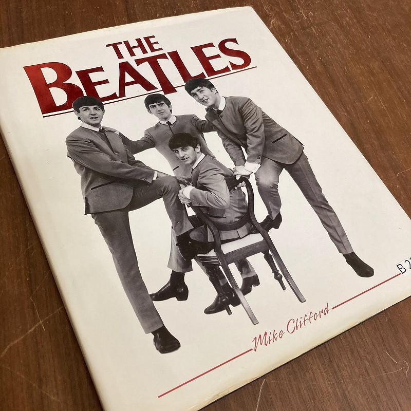 B2385 「THE BEATLES」ビートルズ　 英国本　音楽　ロック　英国 古本　雑誌 　ビンテージ