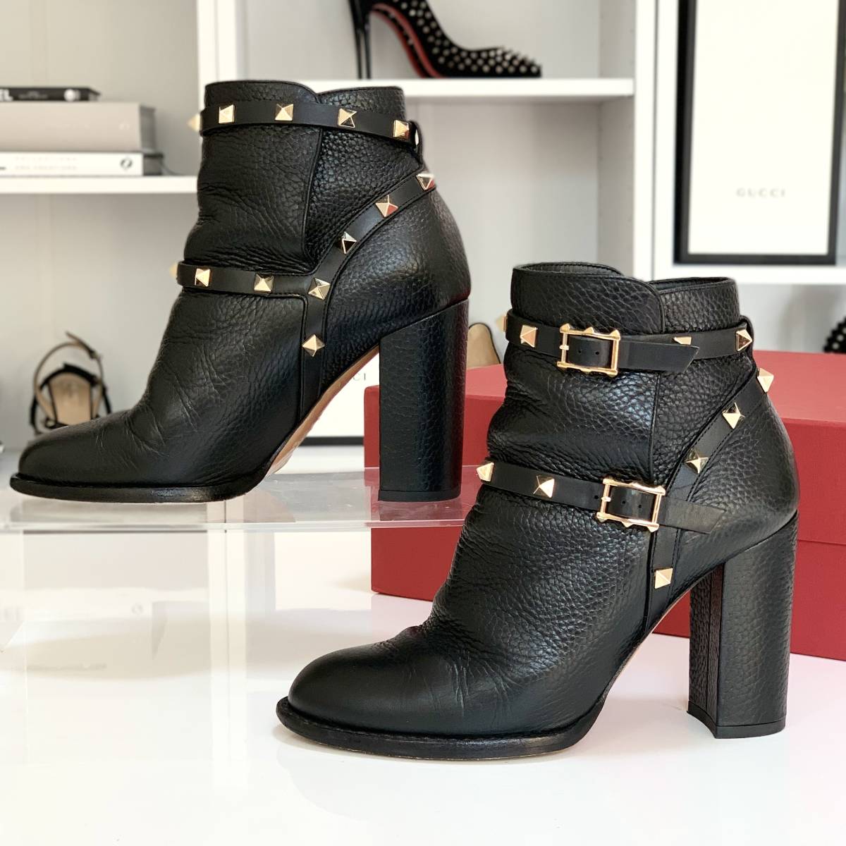 3395 Valentino lock studs leather short boots black 