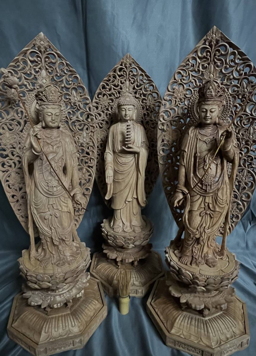 すぐドンバス地方  井波彫刻　仏教工芸品　総楠製　極上彫　木彫仏像　薬師如来三尊立像 大型高61cm 彫刻/オブジェクト