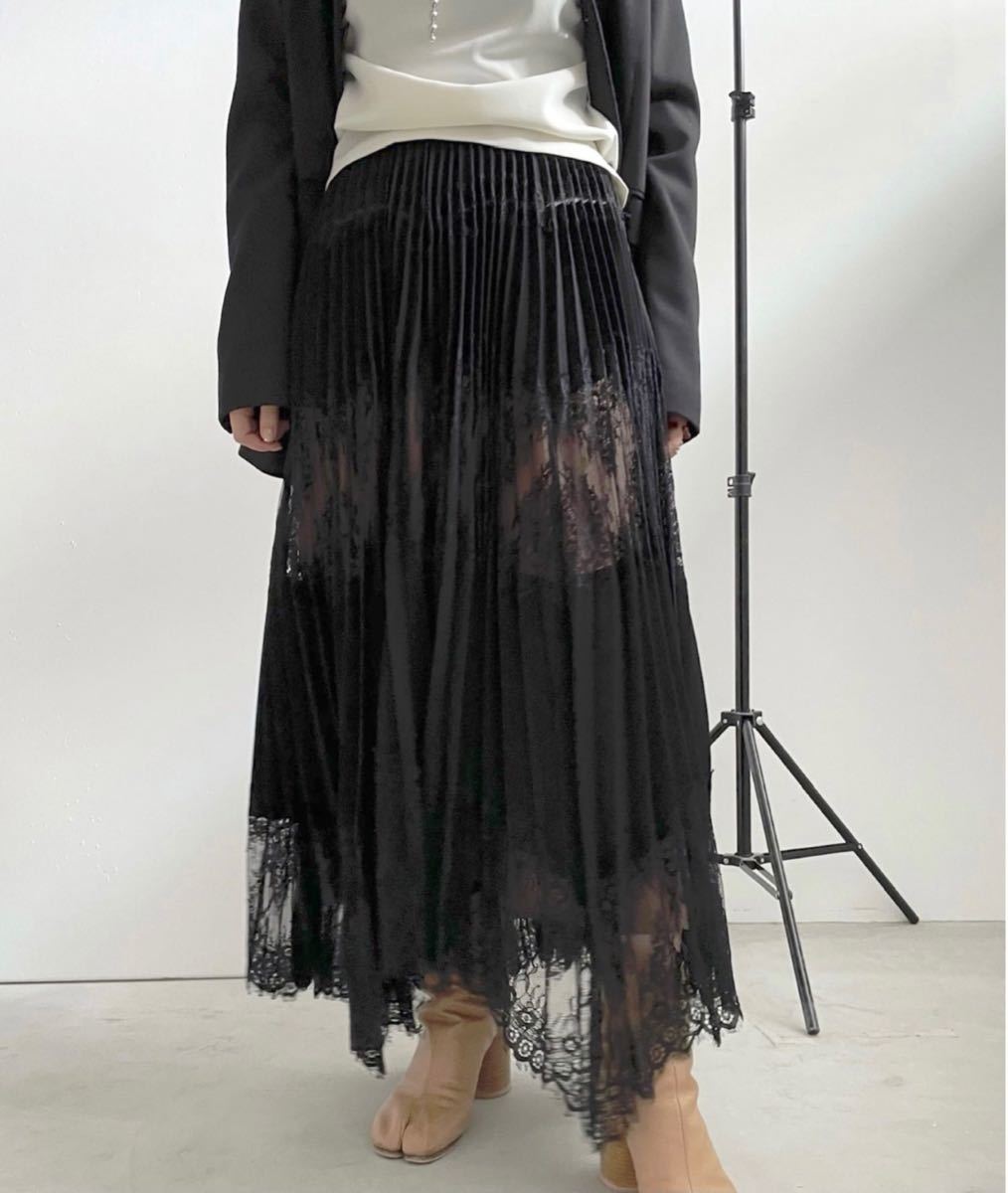 AMERI UNDRESSED LACE SANDWICH SKIRT（¥14,500） www.inaas.sk