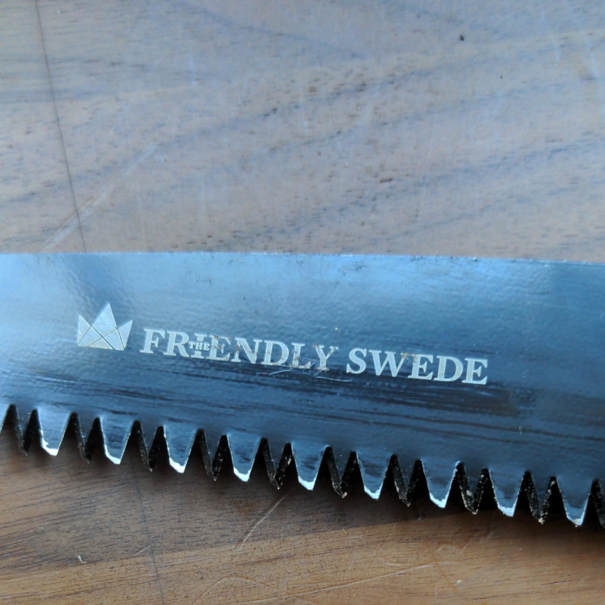 北欧スウェーデンデザイン「The Friendly Swede」折りたたみ式 万能 のこぎり 刃渡り 210mm  パラコード付き