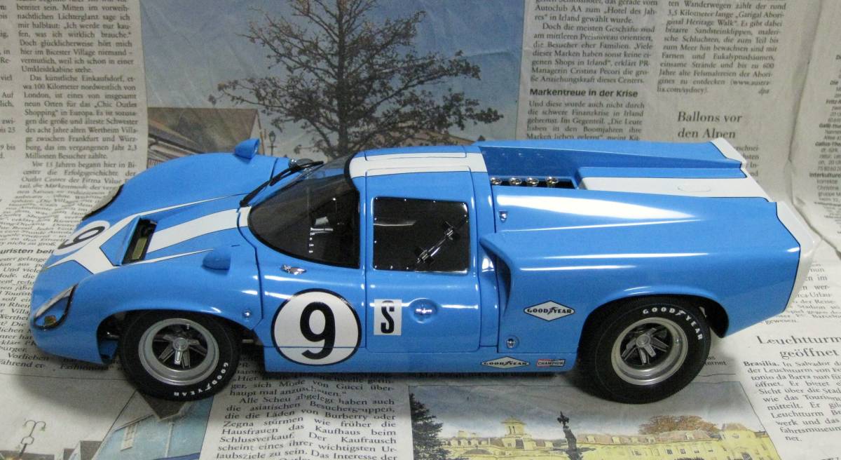 *レア絶版*EXOTO*1/18*1968 Lola-Chevrolet T70 MkIII Coupe #9 1968 Sebring 12h_画像5