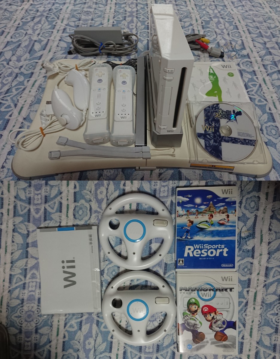 任天堂Wii本体+バランスボードセット(マリオカート+ハンドル、Wii Sports Resort、スマブラX、Wii Fit付)