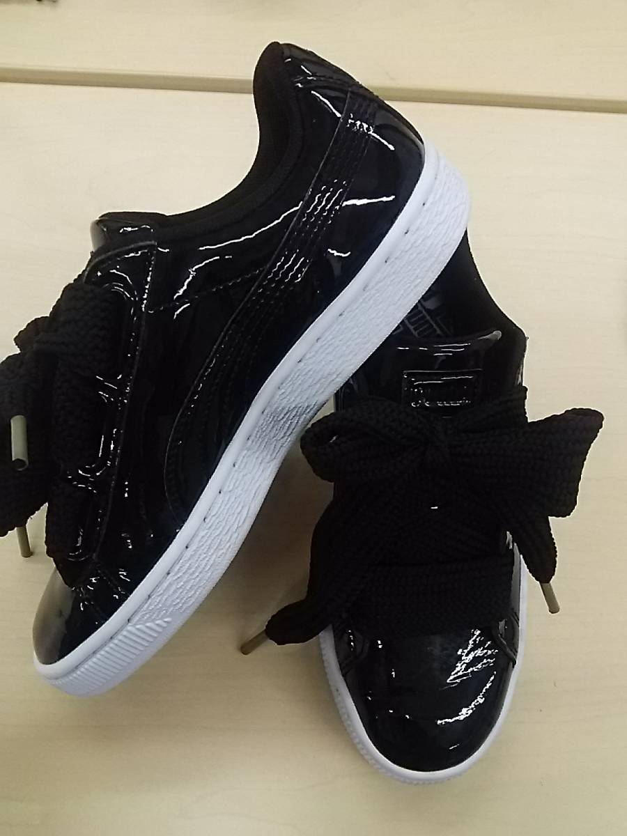 試し履き程度美品 プーマ Puma スニーカー 22 5cm 黒 ブラック エナメル 太リボン 01 レディース S Mサイズ 可愛い 軽量 防水 試し履き程度美品 プーマ Puma スニーカー 22 5cm 黒 ブラック エナメル 太リボン 01 レディース S Mサイズ 可愛い 軽量 防水