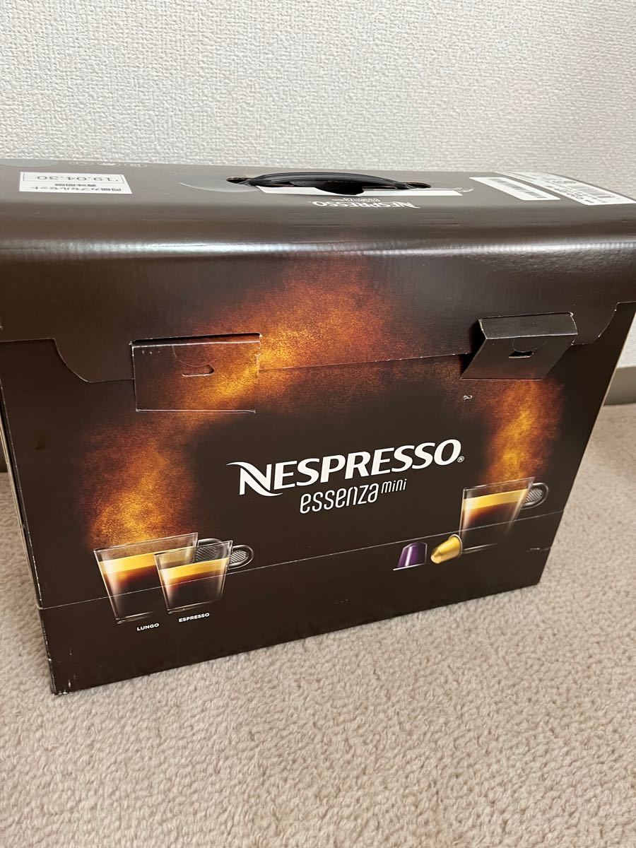 ネスプレッソ コーヒーメーカー NESPRESSO         C30-GR-W