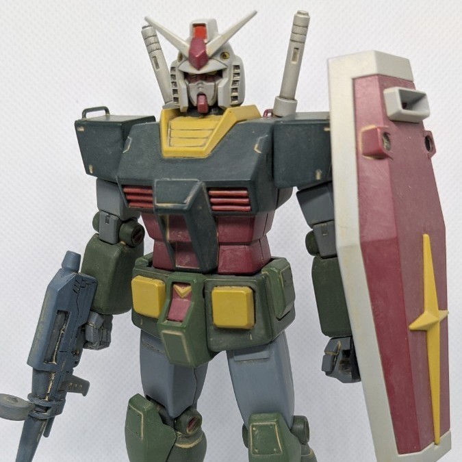 HGUC　ガンダム　リアルタイプカラー　1/144　塗装済完成品