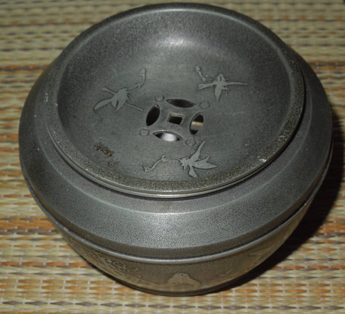 茶道具 間村自造 錫製 茶器 在銘 約933g (茶入298g 建水 茶道具 間村自造 錫製 茶器 在銘 約933g (茶入298g 建水