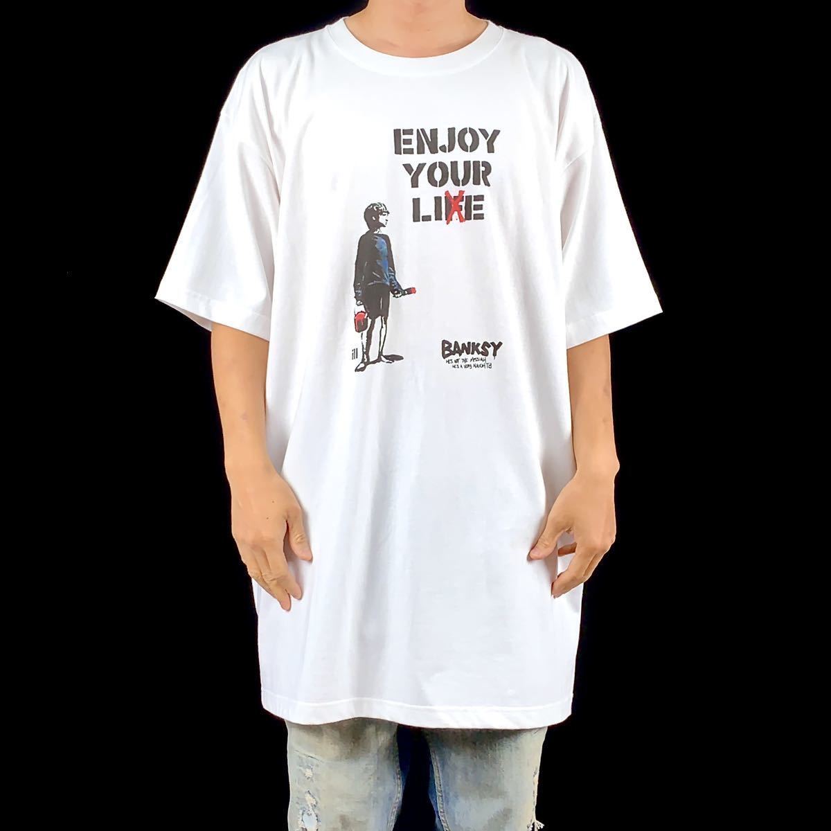 新品 BANKSY バンクシー ENJOY YOUR LIFE X ペンキ ペイント 少年 ビッグ オーバー サイズ Tシャツ 4XLサイズ グラフィティ ユニセックス_画像2