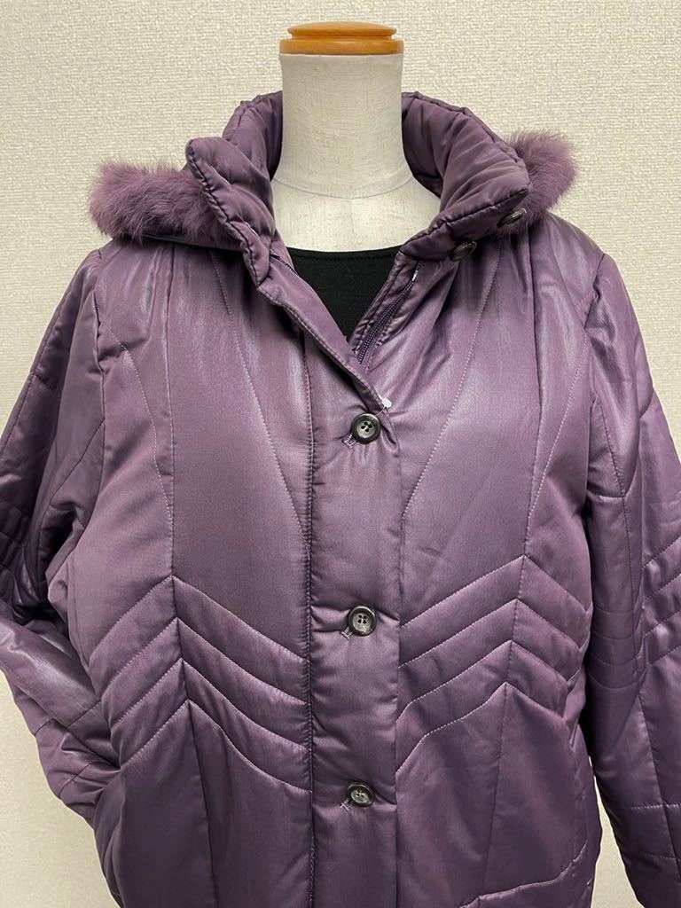 新品15884 Mサイズ ラビットファー付中綿コートジャケットミドル丈ゆったり 軽量 紫パープル レディース婦人 PARTY JOYななめボタンホール_画像3