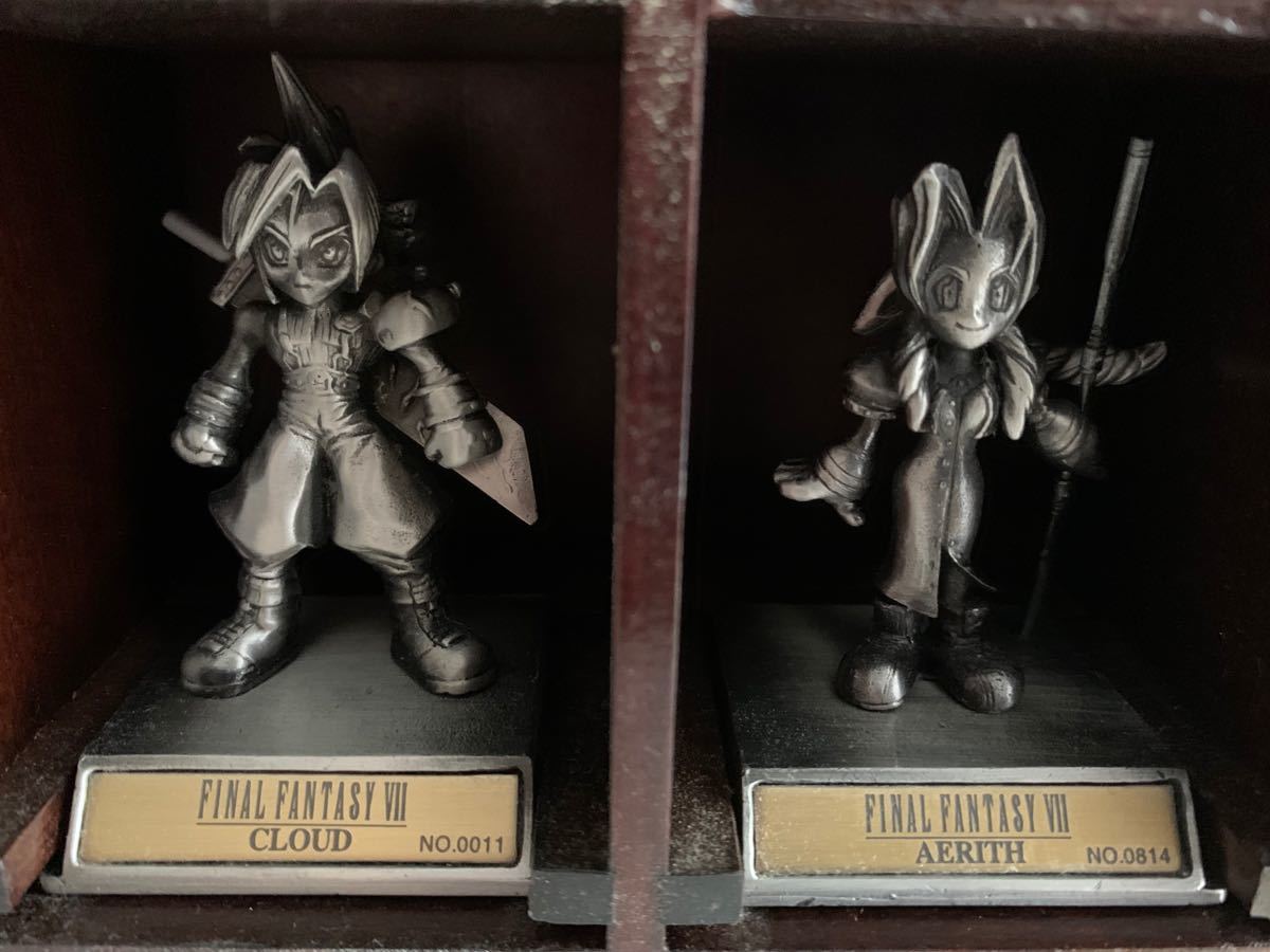 ファイナルファンタジー クロムフィギュア7体セット 専用ケース ファイナルファンタジー クロムフィギュア7体セット 専用ケース