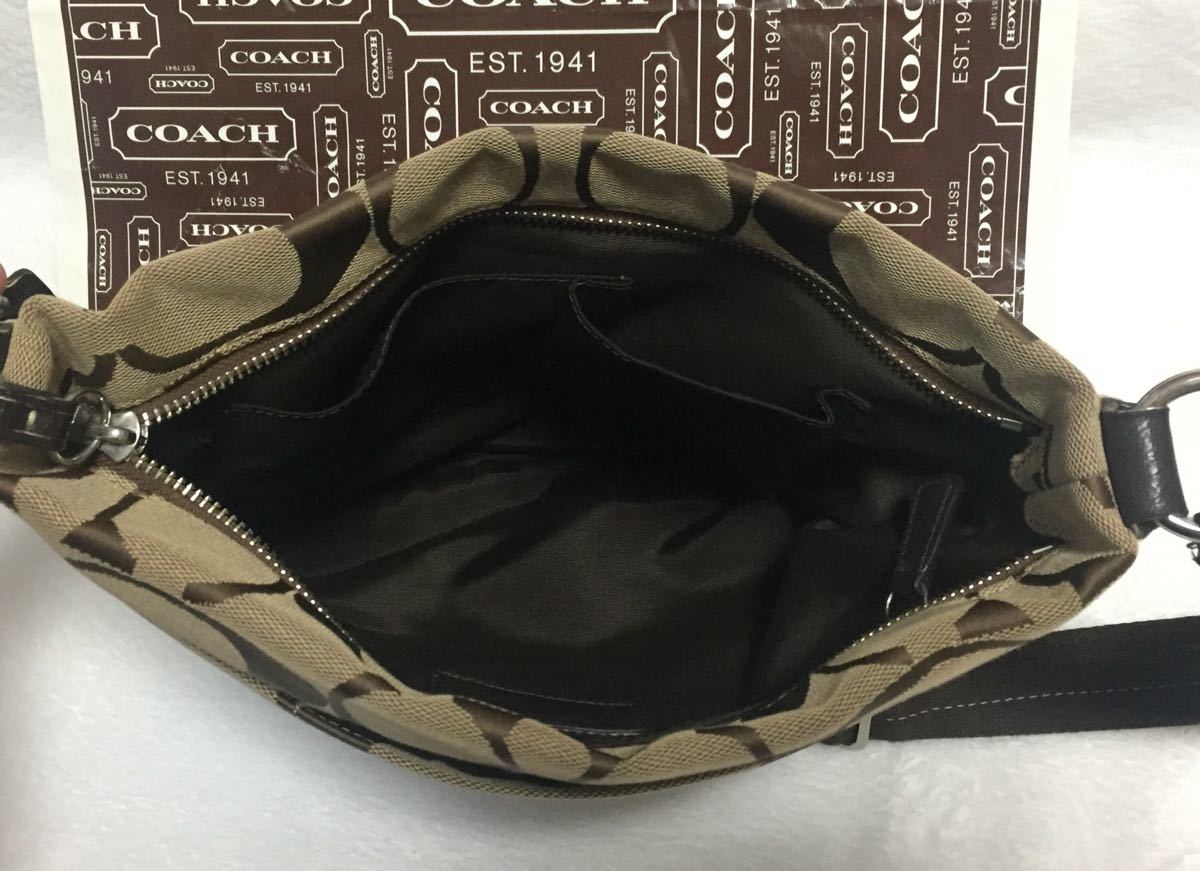 未使用品 COACH コーチショルダーバッグ シグネチャーデザイン 未使用品 COACH コーチショルダーバッグ シグネチャーデザイン
