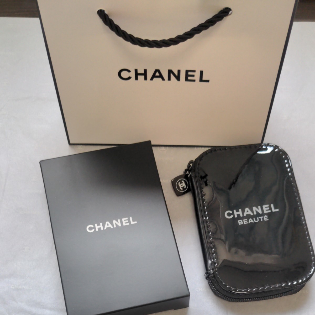 CHANEL　ノベルティ　ネイルケアセット　ショッパー