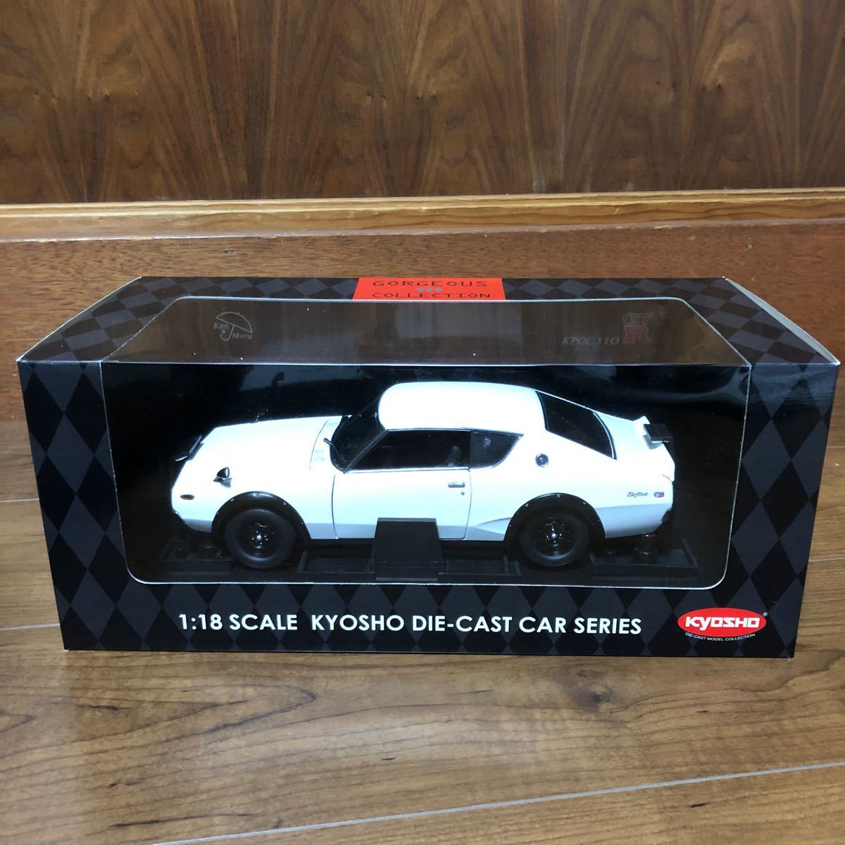 新品未展示品　京商　1/18 日産スカイライン 2000 GT-R ストリートバージョン　ホワイト