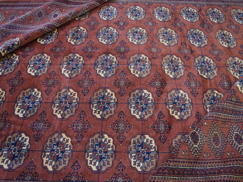 良品 ペルシャ 部族絨毯 トルクメン 6m2 6帖 3人ソファ サイズ 300 x