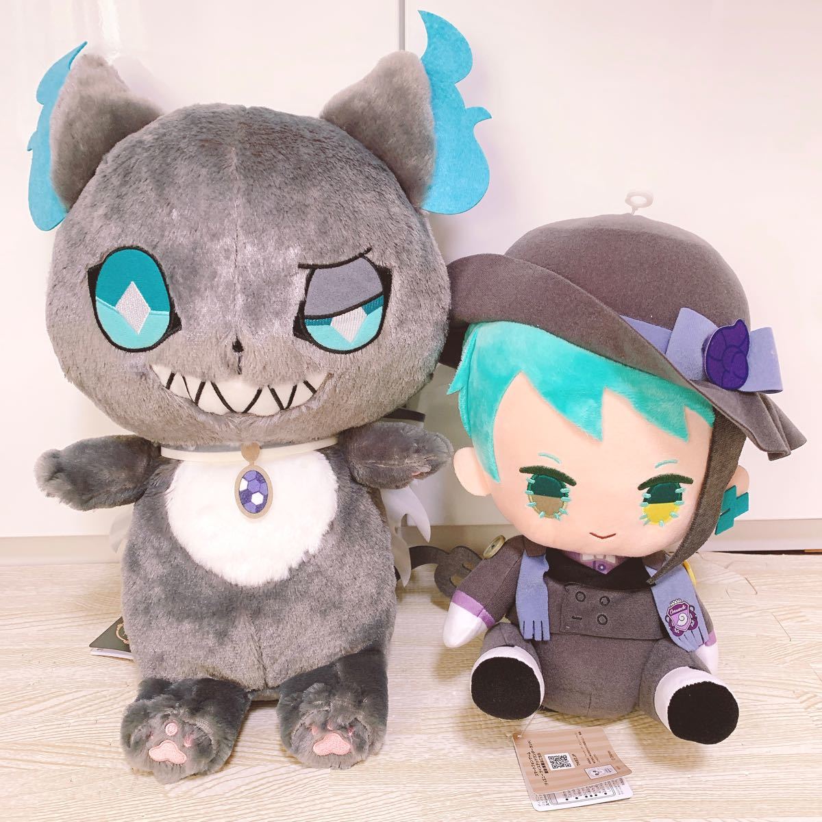 Paypayフリマ ツイステ Bigぬいぐるみ グリム ジェイド 2点セット Paypayフリマ ツイステ Bigぬいぐるみ グリム ジェイド 2点セット