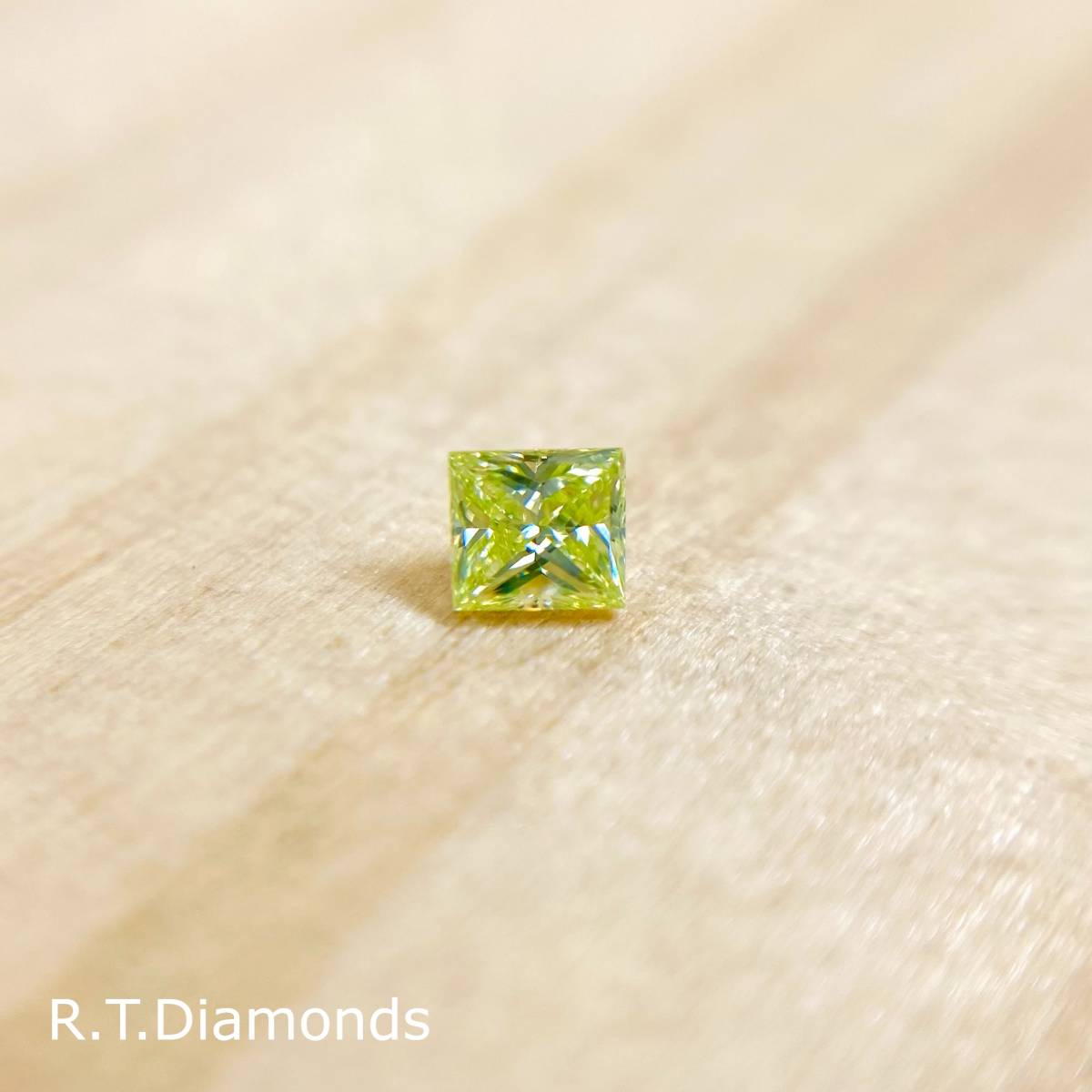 FANCY YELLOW GREEN 0.075ct RCT/RT0911/CGL_画像2