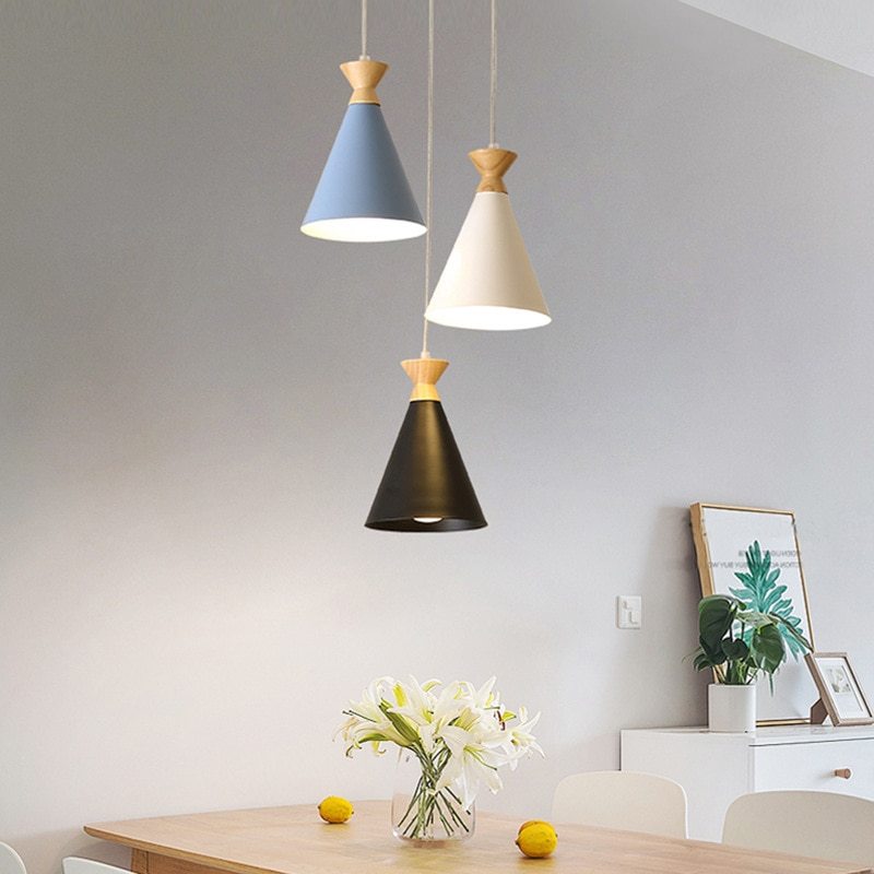 爆売れ 北欧のモダンなペンダントライト レストラン デザイン テーブル キッチン アクセサリー 照明 装飾 LED 天井 ランプ