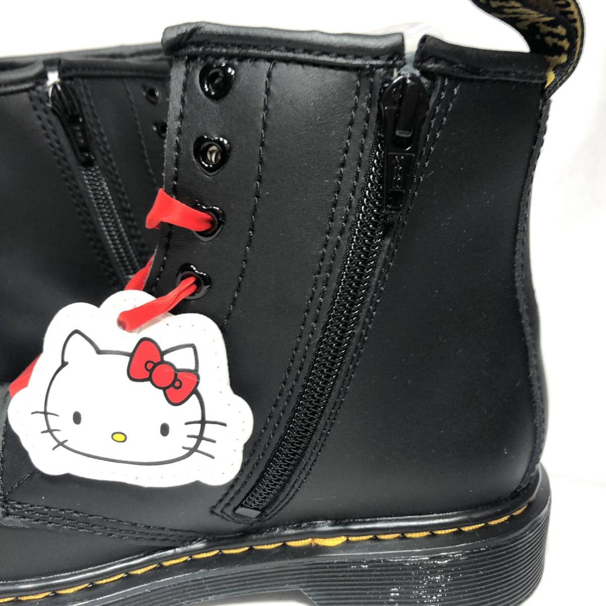 [ новый товар ]Dr.Martens Hello Kitty Dr. Martens Hello Kitty ребенок обувь ботинки черный чёрный 25909001 UK1 20.0