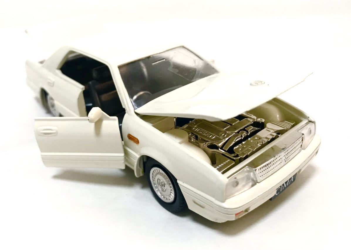  редкий товар 1/30 Nissan Cima 