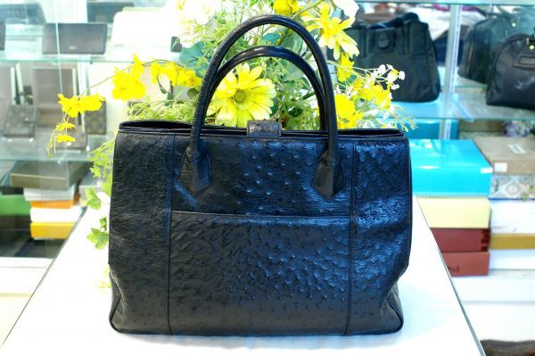 ○美品 TOKYO MADE IN JAPAN オーストリッチ ダチョウ革 トートバッグ ブラック B0515_画像2