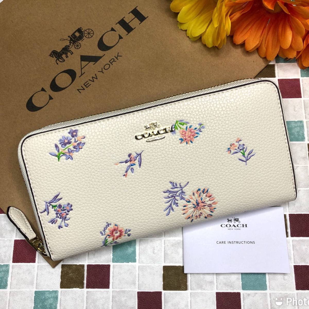 かわいい新作 COACH コーチ 新品 長財布 白 花柄 レディース 小物 財布