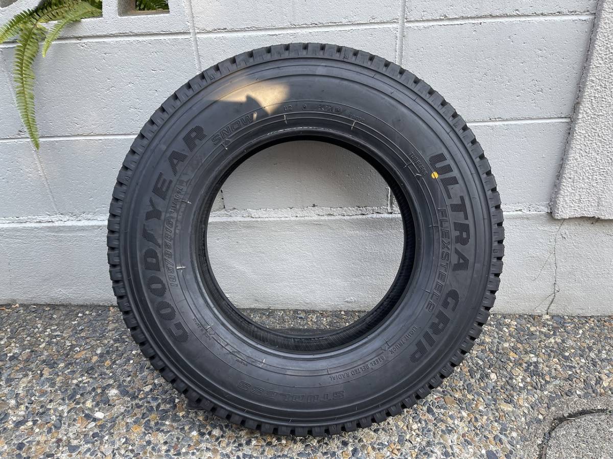 新古　スタッドレス　GOODYEAR ULTRA GRIP FLEXSTEEL2　185/85R16　19年　2_画像2