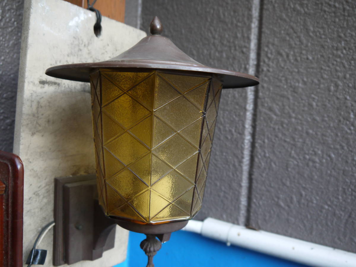 【HD11129】昭和レトロ アンティーク 玄関灯 外灯 白熱灯 アンバーガラス 銅構造 銅傘