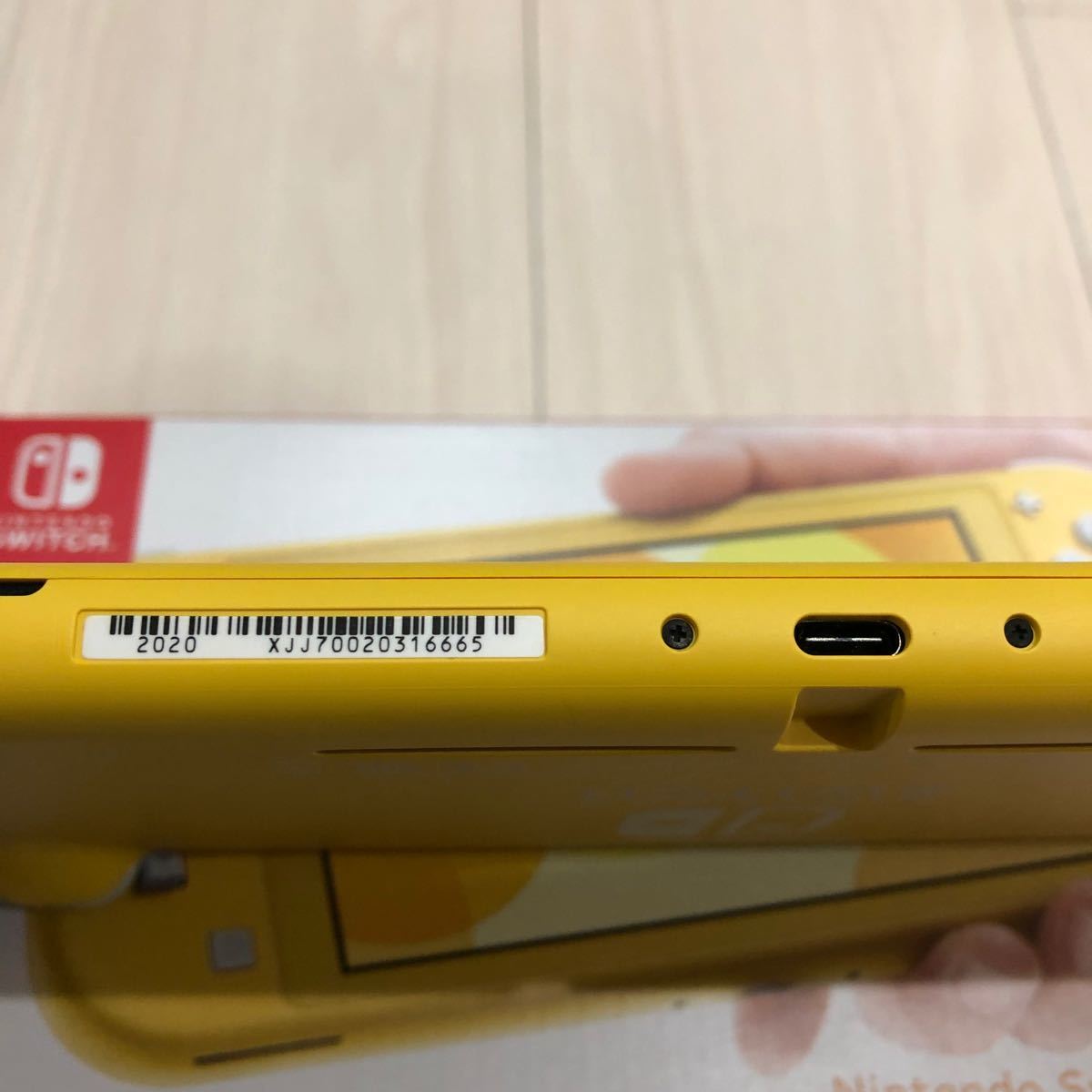 【超美品】任天堂 Nintendo Switch lite スイッチ ライト イエロー　ほぼ新品