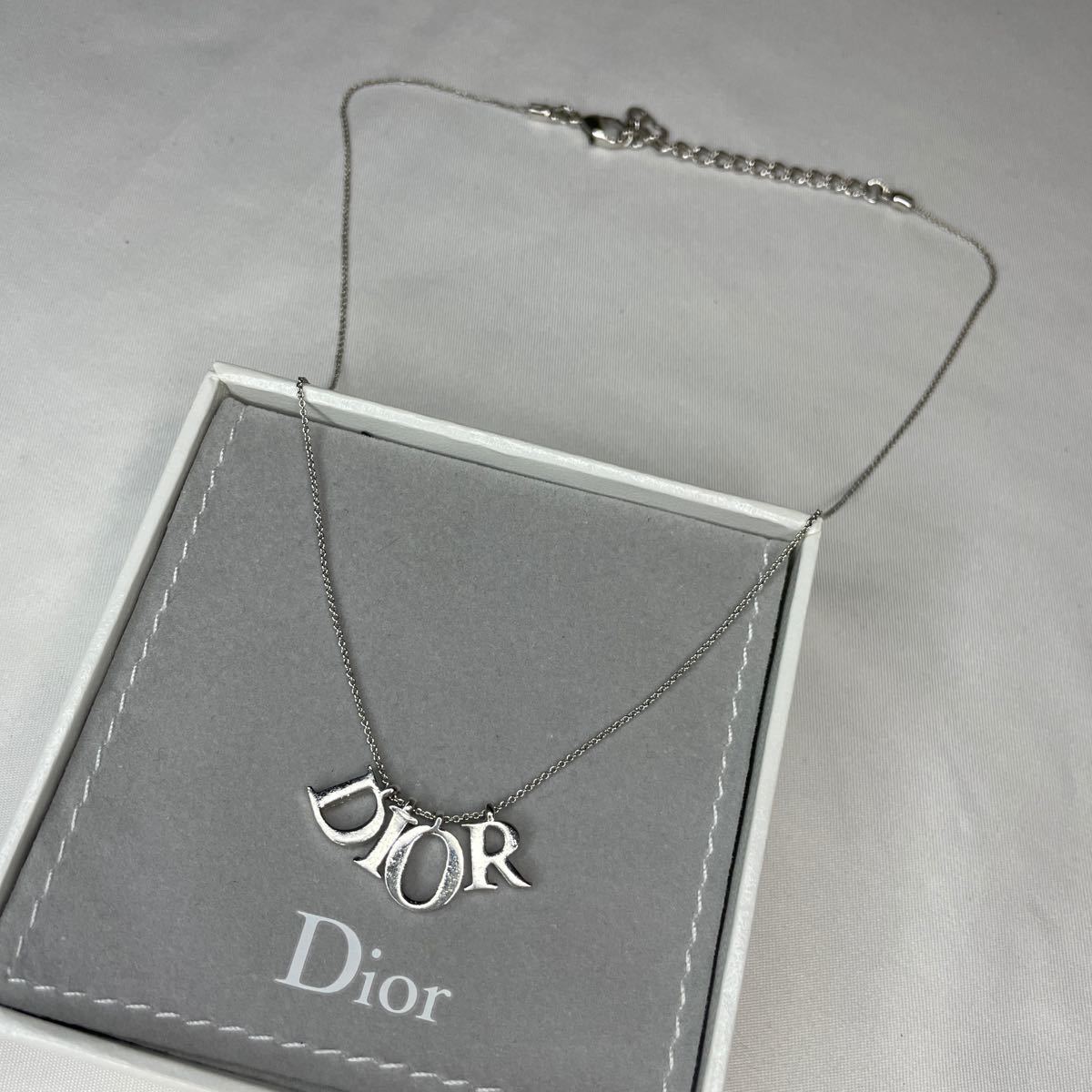 通販超激安です 極美品 Dior クリスチャンディオール ネックレス
