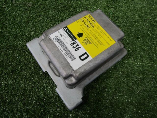 パジェロミニ H58A SRSコンピュータ　エアバッグコンピュータ 15230-2572 MR438836　送料【S】_画像1