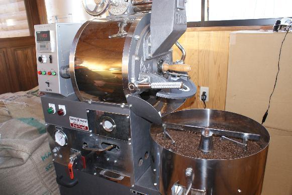 珈琲豆 自家焙煎 土b ガテマラ有機栽培 ワンランク上 コーヒー豆 200ｇ(約20杯)×４個_最高級フジローヤル焙煎機