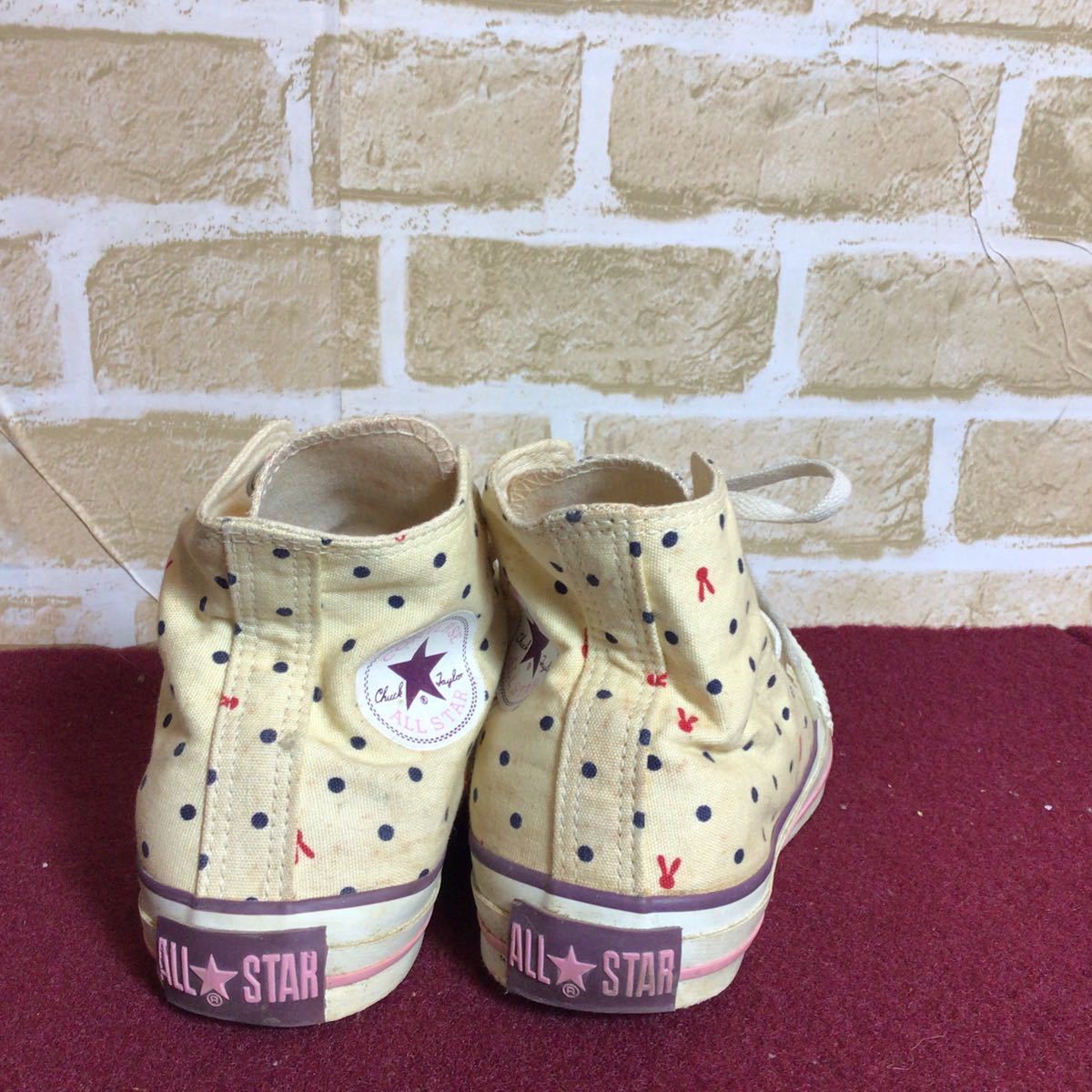 【売り切り!送料無料!】A-117 CONVERSE!ALL STAR!ハイカットキャンバススニーカー!アイボリー!23.0cm!ドット!キャンバス地!中古!_画像4