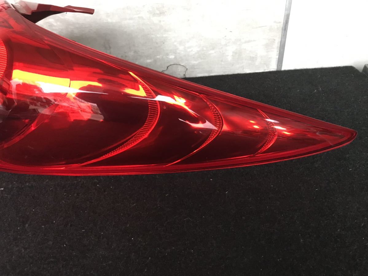  Peugeot Peugeot 207 original tail lamp tail light Rebirth winker brake right driver`s seat side 