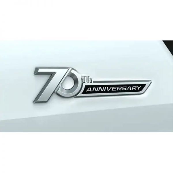 新品 トヨタ ランドクルーザー 300 純正 70周年エンブレム www.esole.eu