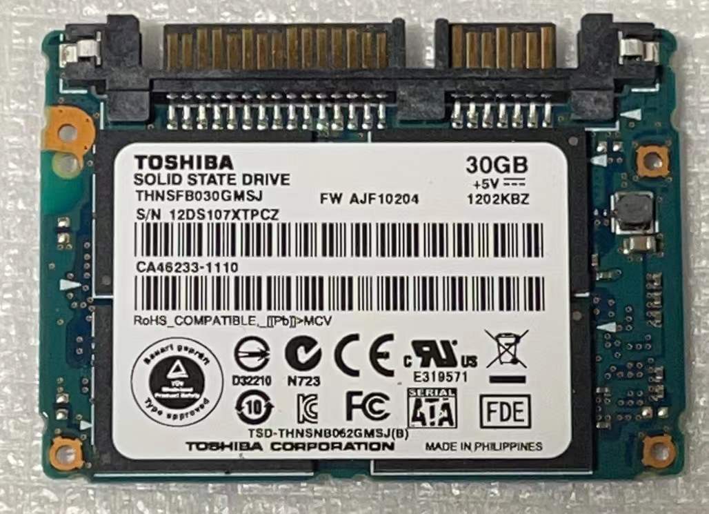 SSD　TOSHIBA　THNSFB030GMSJ　30GB　121812