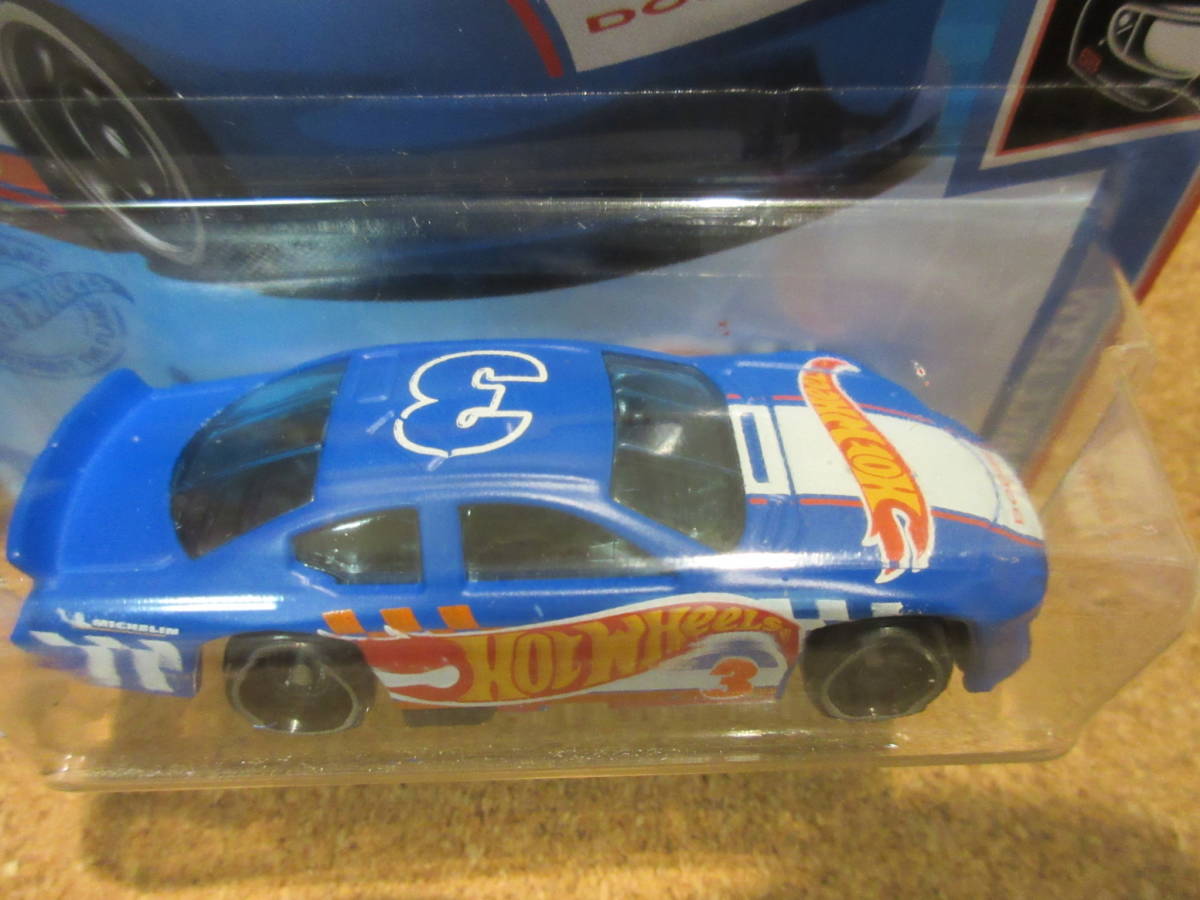 Hot Wheels DODGE CHARGER STOCK CAR HW Race Team 3/10 05ダッジチャージャーストックカー"3", USカード Larry Wood ラリーウッド_画像4